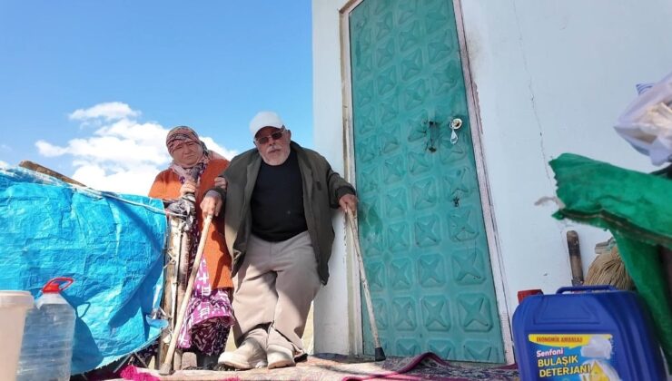 Sivas’ta bedensel engelli eşine gözü üzere bakıyor