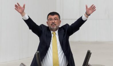 Veli Ağbaba’dan, Gökhan Böcek’e: Zavallı adam, acıyorum